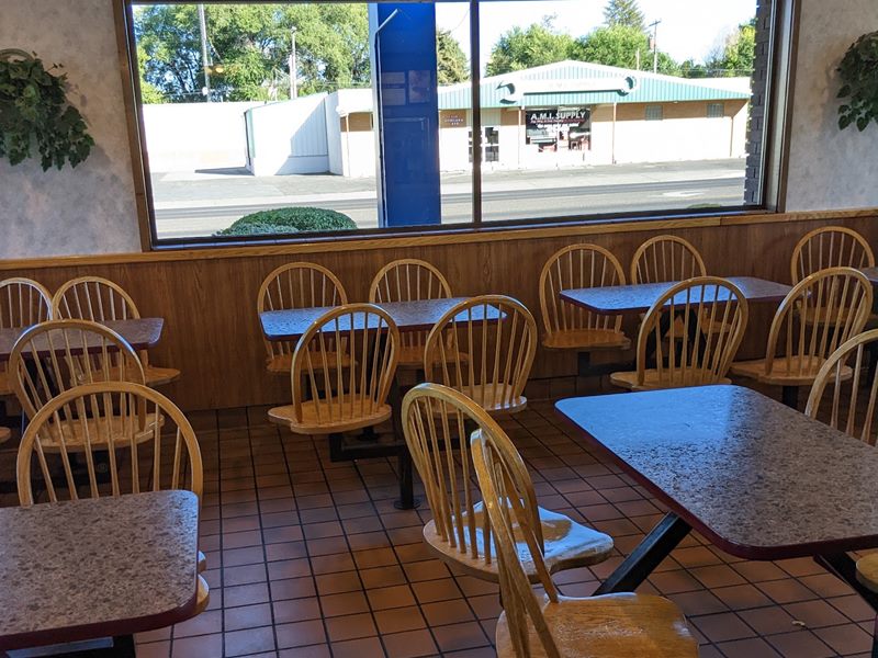 Burgers Etc interior